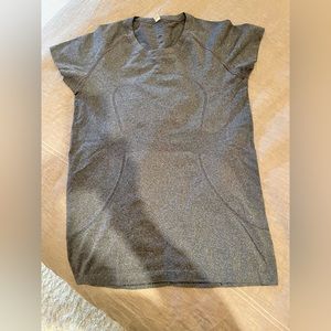 LuluLemon Swifty short sleeve grey size 12